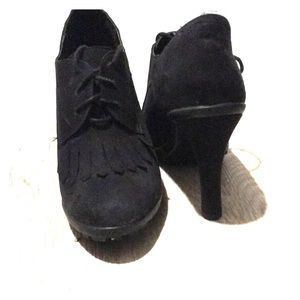 Black high heel booties/shoes